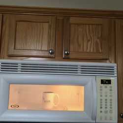 Microwave  In Great Condition  $ 75