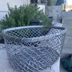 Metal Farmhouse Heavy Duty Basket