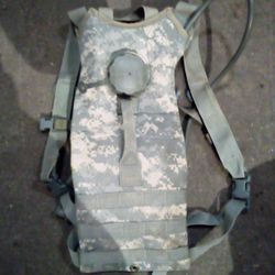 Molle II US Military Hydration Pack 