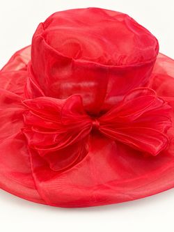 Red Organza Wide Brim Church Hat with Bow, Sombrero rojo de organza, ala ancha y moño.