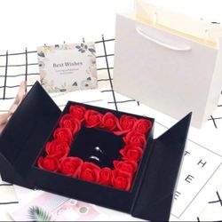 Mothers Day Gift Box With Pendant 
