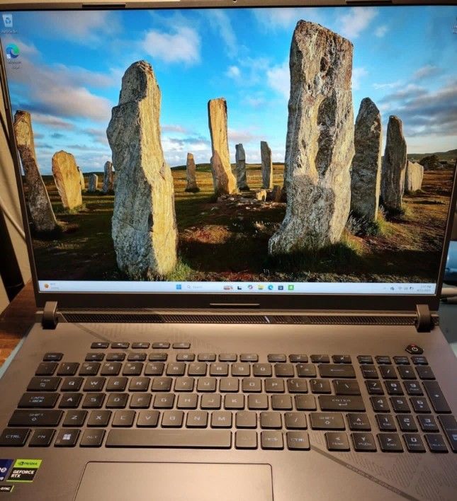ASUS ROG Strix G18 Gaming Laptop -
19, RTX 4080
