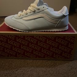 Women’s Super Lowpro VANS Brand New Great Condition Never Worn Size 7