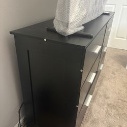Modern Black 6-Drawer Dresser
