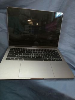 Apple Macbook Pro screen cracked
