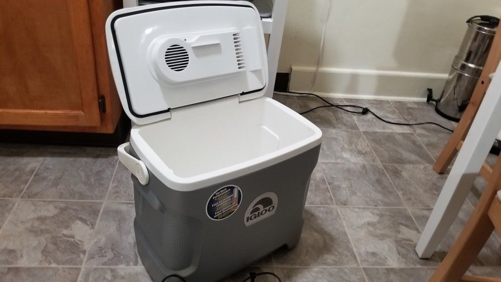 Igloo electric cooler