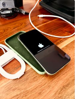 iPhone 17 512GB Unlocked + Apple Case