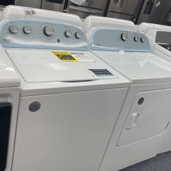 New Scratch And Dent Whirlpool Washer And Dryer Set. 1 Year Warranty 