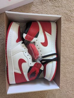 Jordan 1 Retro High OG
Heritage mens size 9