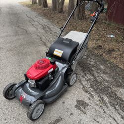 Honda HRX 217 Lawn Mower GCV 190cc 21”self-propelled With Blade Stop System
