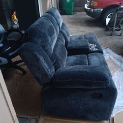 ONE ARM DOUBLE RECLINER. 