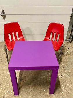 Kids table and chairs