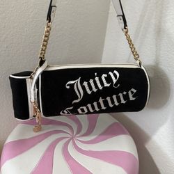 JUICY COUTURE BARREL BAG WITH MINI KEYCHAIN 