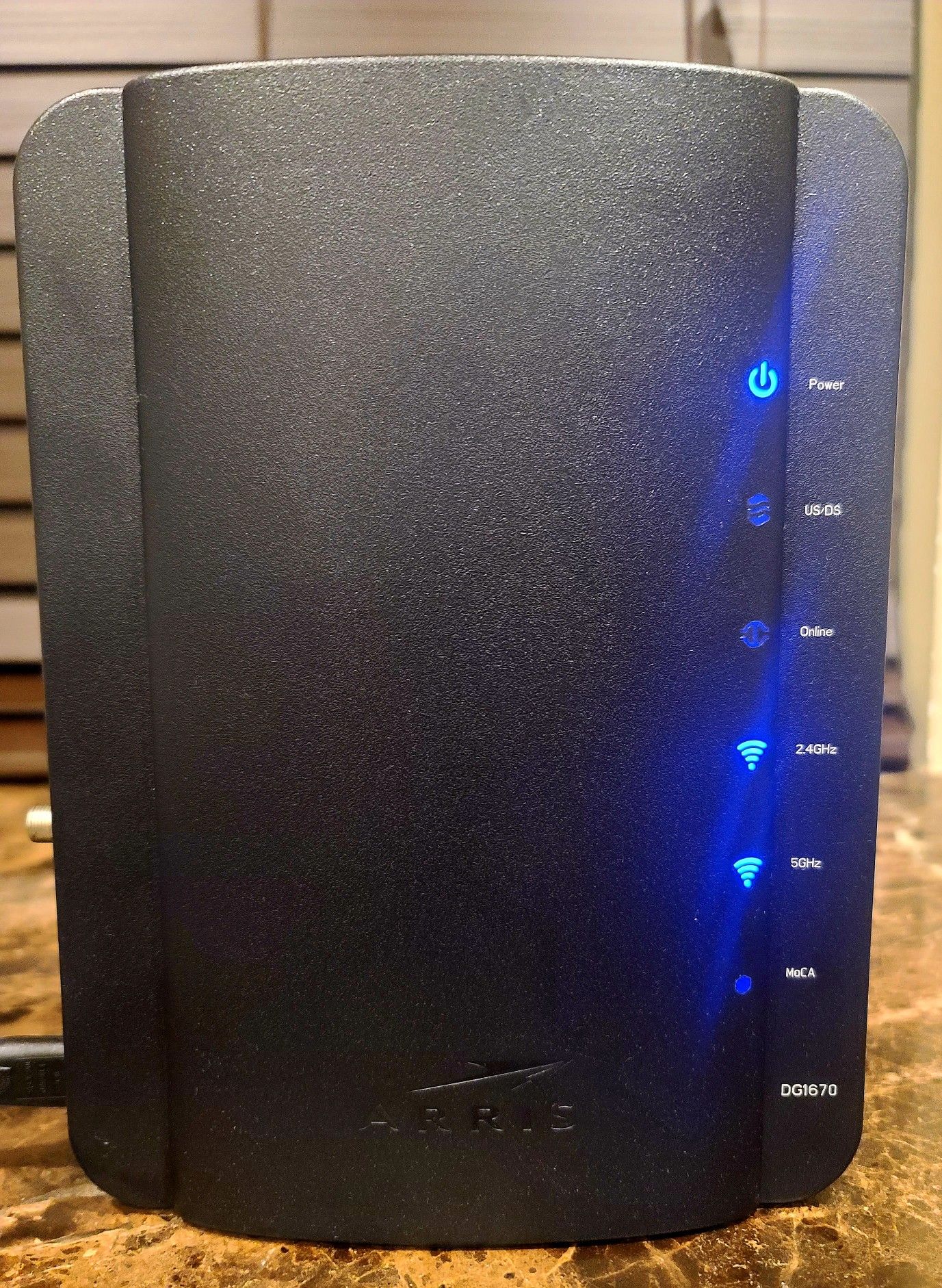 Arris DG1670A Cable Modem 5ghz (usb port