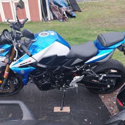 2015 Gsxs