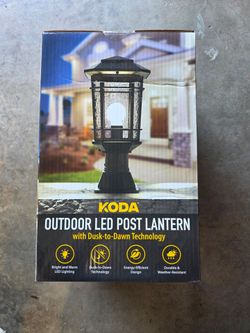 KODA Williams 18.6in Black Craftsman Outdoor Pier mount with Dusk-to Dawn Sensor