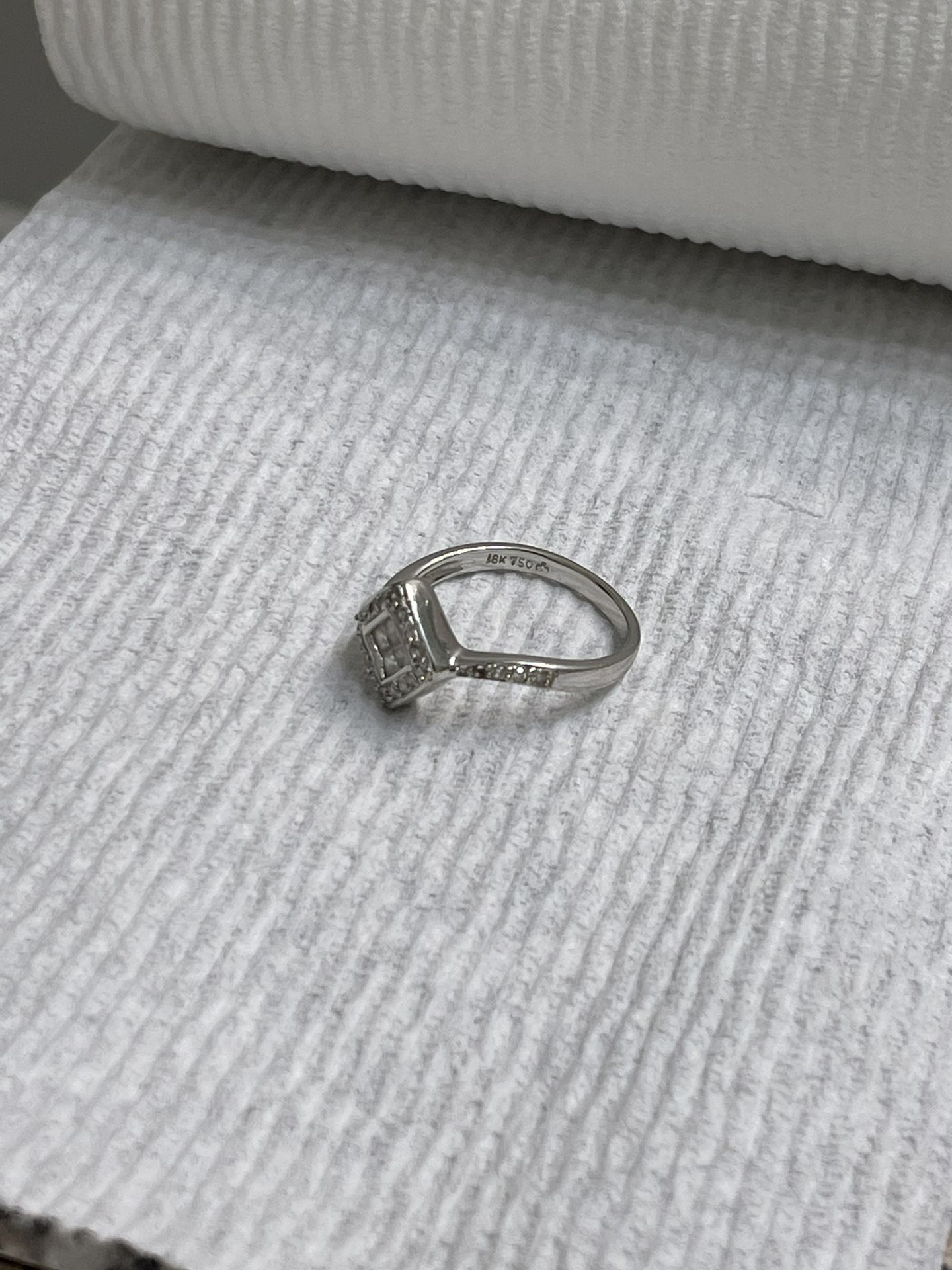 18k White Gold Ring