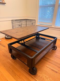 American Signature lift top coffee table
