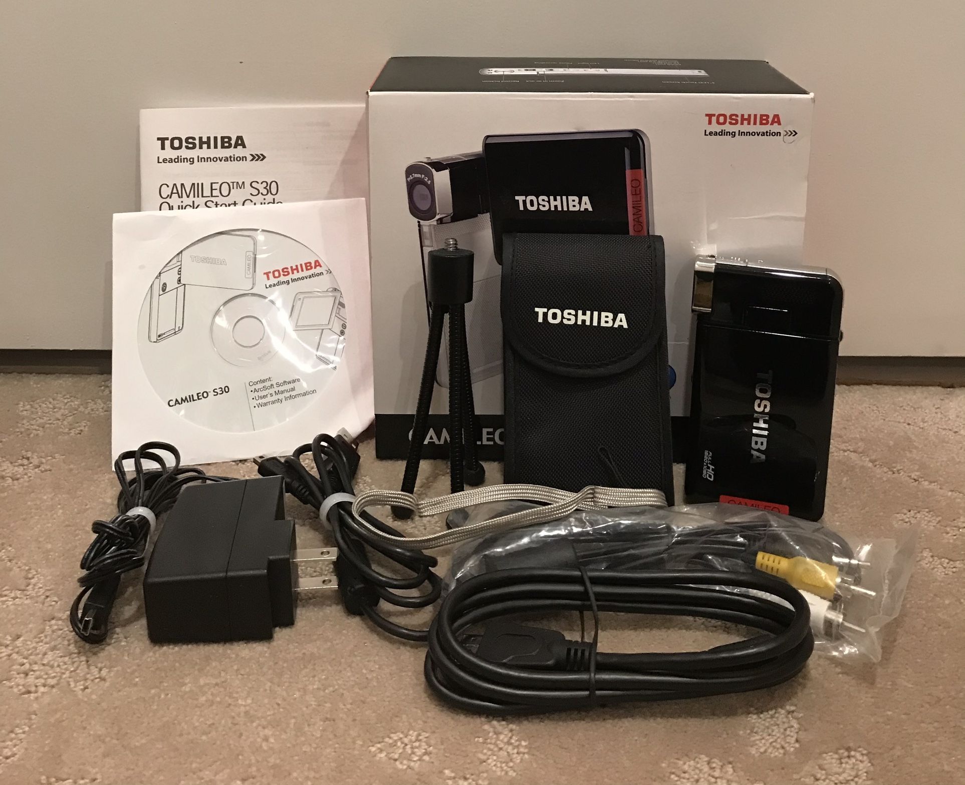 Toshiba Camileo S30 Camcorder and Accessories