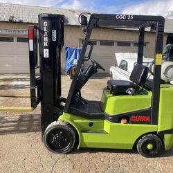 Clark Forklift 