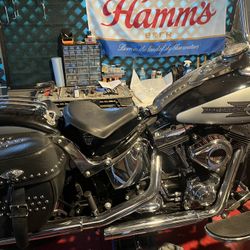 Springer Solo Seat For Softails