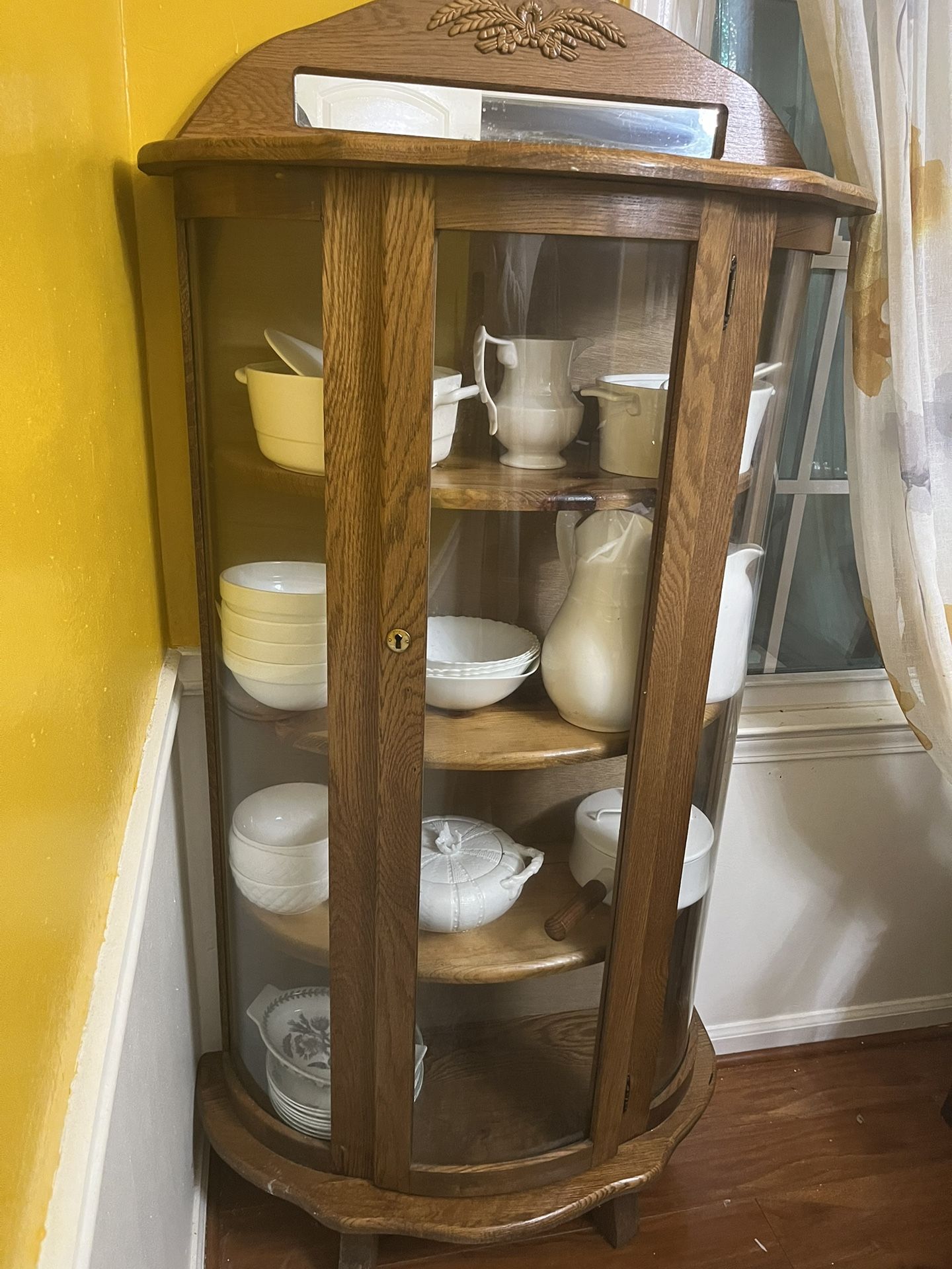 Curio/China  Cabinet 