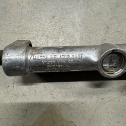 Milton Bayonet Tire Inflator Gauge Vintage USA made