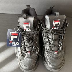 FILA DISRUPTOR II  BLACK, SIZE 8 Women’s $70