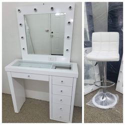 Vanitys Chair 