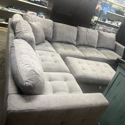 Kylie Gray Sectional With Storage Ottoman