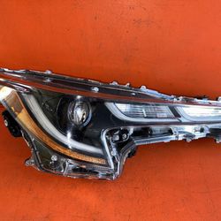 2020-2022 TOYOTA COROLLA LED DUAL BEAM RIGHT HEADLIGHT OEM