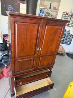 Sturdy cabinet
