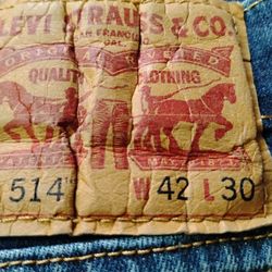 Levis ,42 X 30