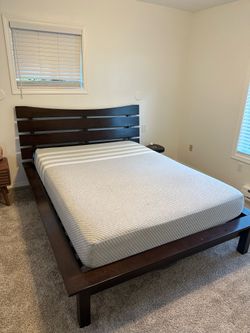 Queen size bed frame - no box spring required