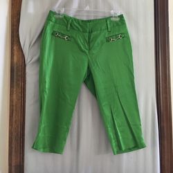Mandee Juniors Size 1 Green Silky Capris w/ Clip, Button, and Zip Fly
