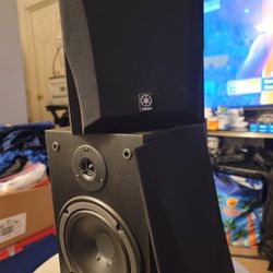 Yamaha Bookshelf Speakers NS-A528