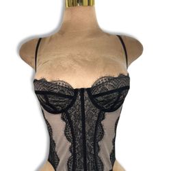 URBAN OUTFITTERS  CORSET