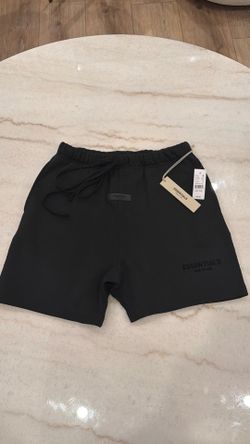 Essentials fear of god black shorts