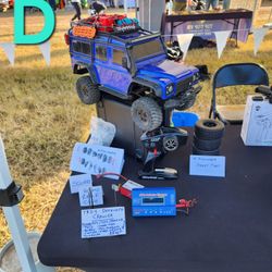 Traxxas TRD4 Defender
**Converted from Gas to Electric**
(7CH Dumborc Controller/LiPo 3S Battery/80W Balance Charger/10pc wheel weight kit/four (4) st