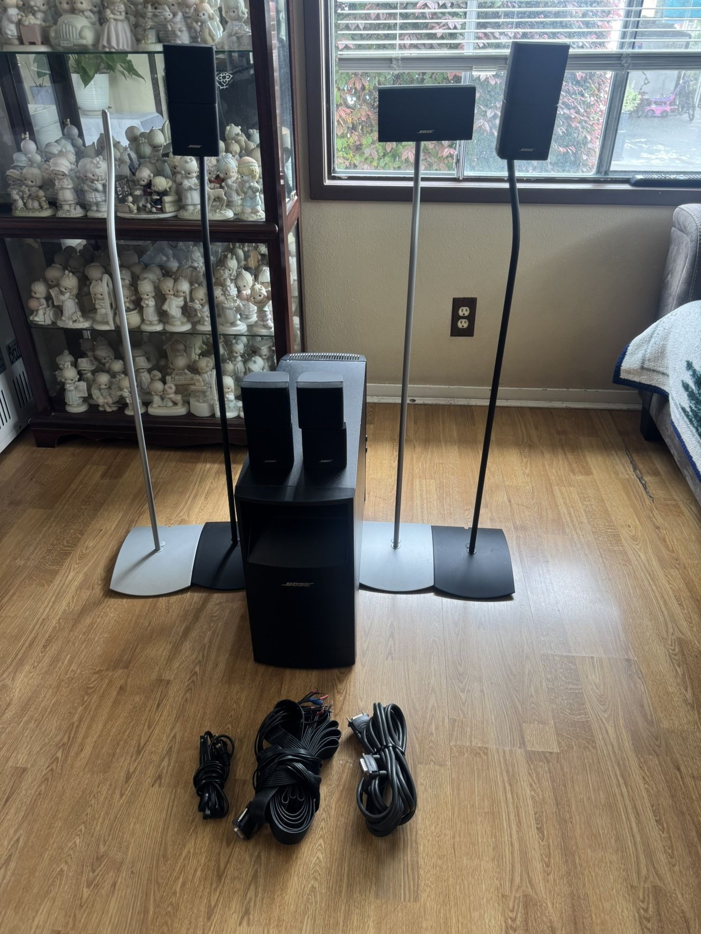 Bose Acoustimass 10 Series IV Home System 5 Cube Speakers