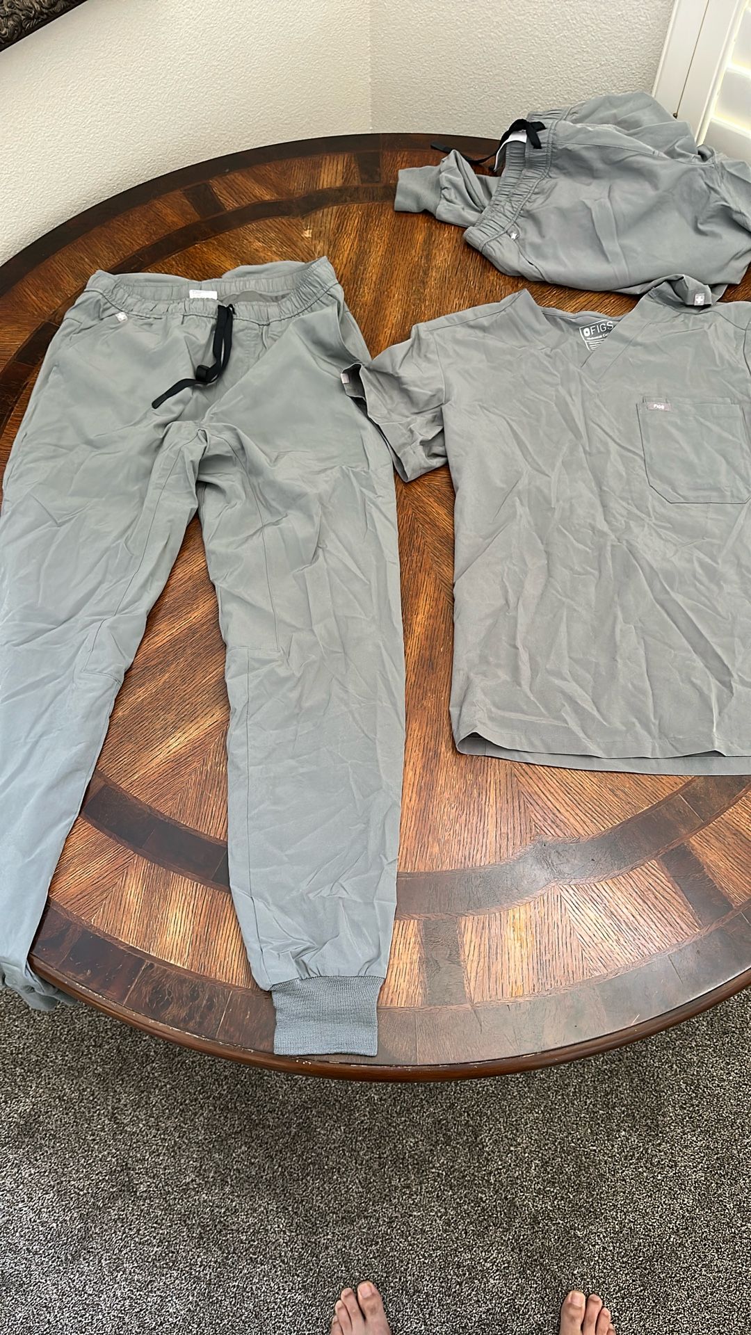 Men’s figs Scrub Top + Pants