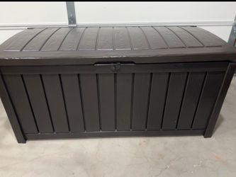 Keter 100 gallon patio pool storage deck box