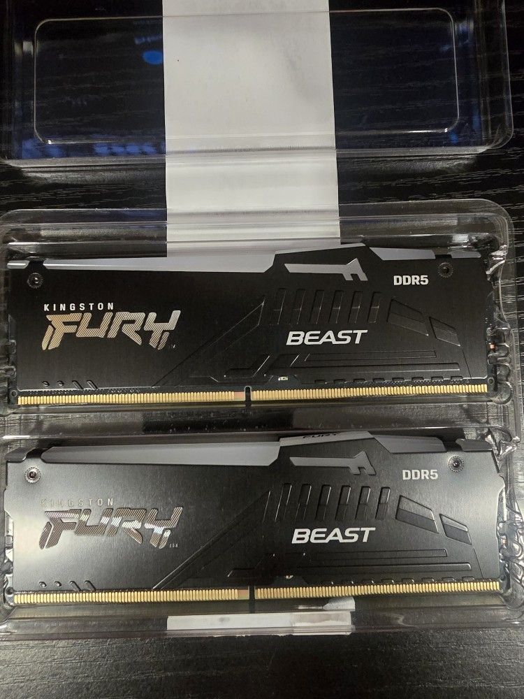 2 Kingston Fury DDR5 8gb RAM