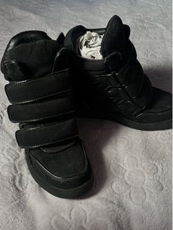 Wedge sneakers