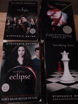 Stephenie Meyer, Twilight Saga Series Of 4. 2 Hardback, 2 Paperback