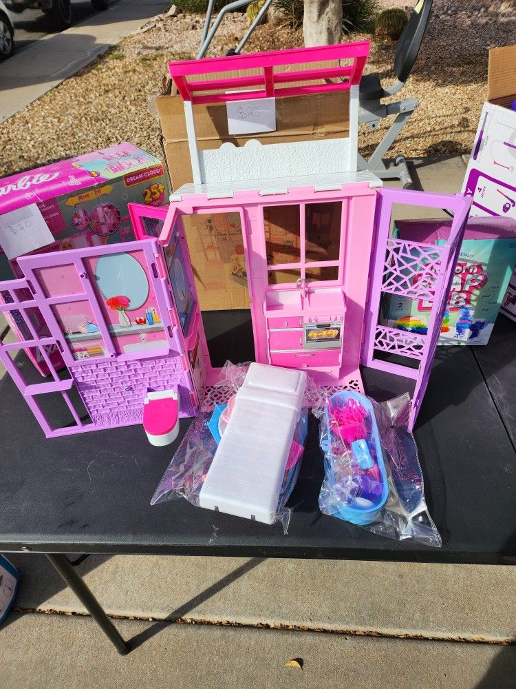 Barbie Foldable Doll House