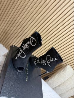 Bootie heels size 7
