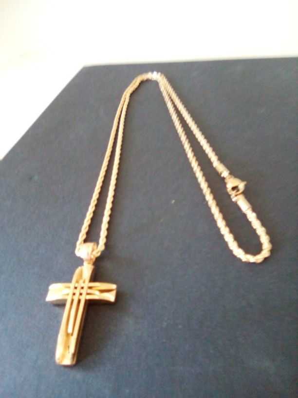 Gold Plated Necklace With Pendant