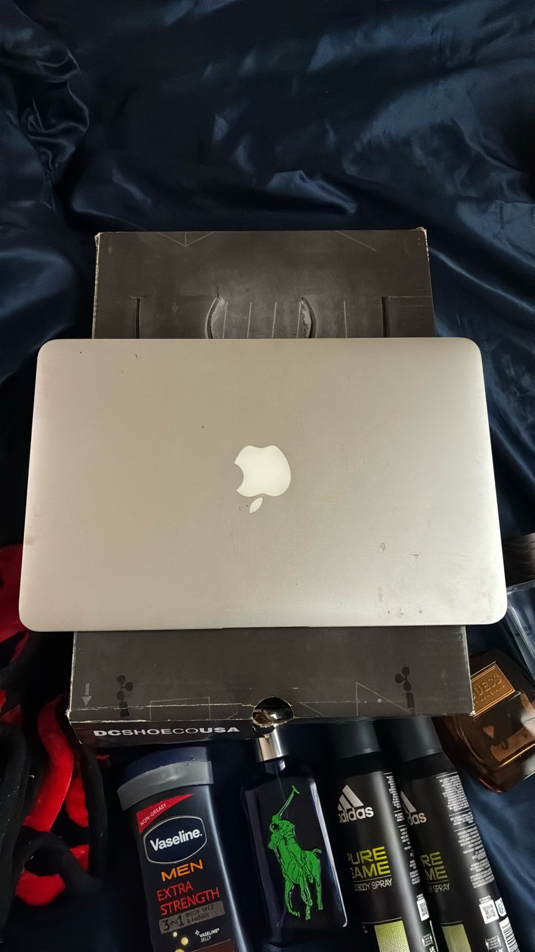 MacBook