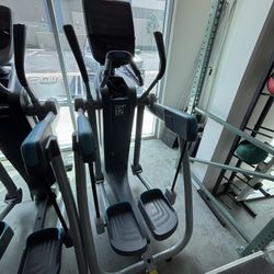 🔥 PRECOR AMT 885 OPEN STRIDE w/ P80 TOUCHSCREEN 🔥